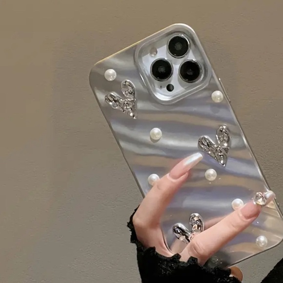 iPhone 15 Pro case sliver heart elegant ✨✨✨ - Picture 1 of 3